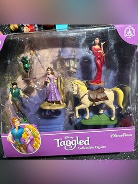 Disney Tangled Collectible Figures - Rapunzel Figurines